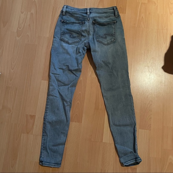 ** MOVING SALE - MUST GO ** Silver Suki Skinny Jean - Picture 2 of 2